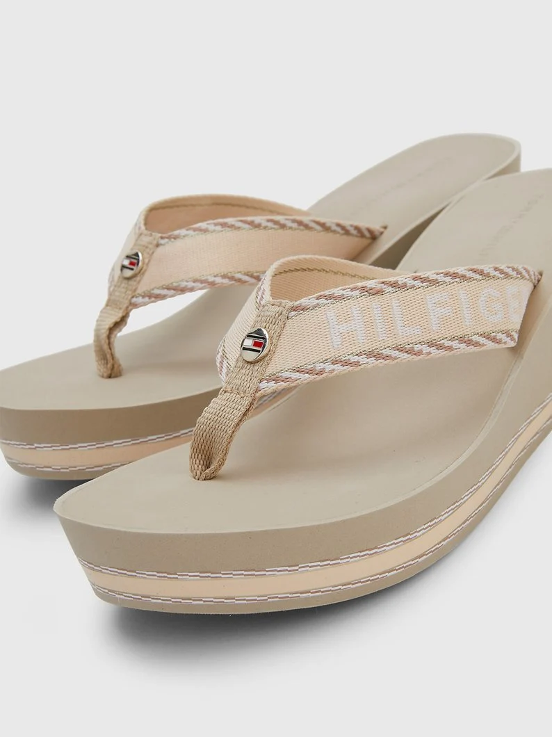 Șlapi crem Tommy Hilfiger pentru femei, model de vară