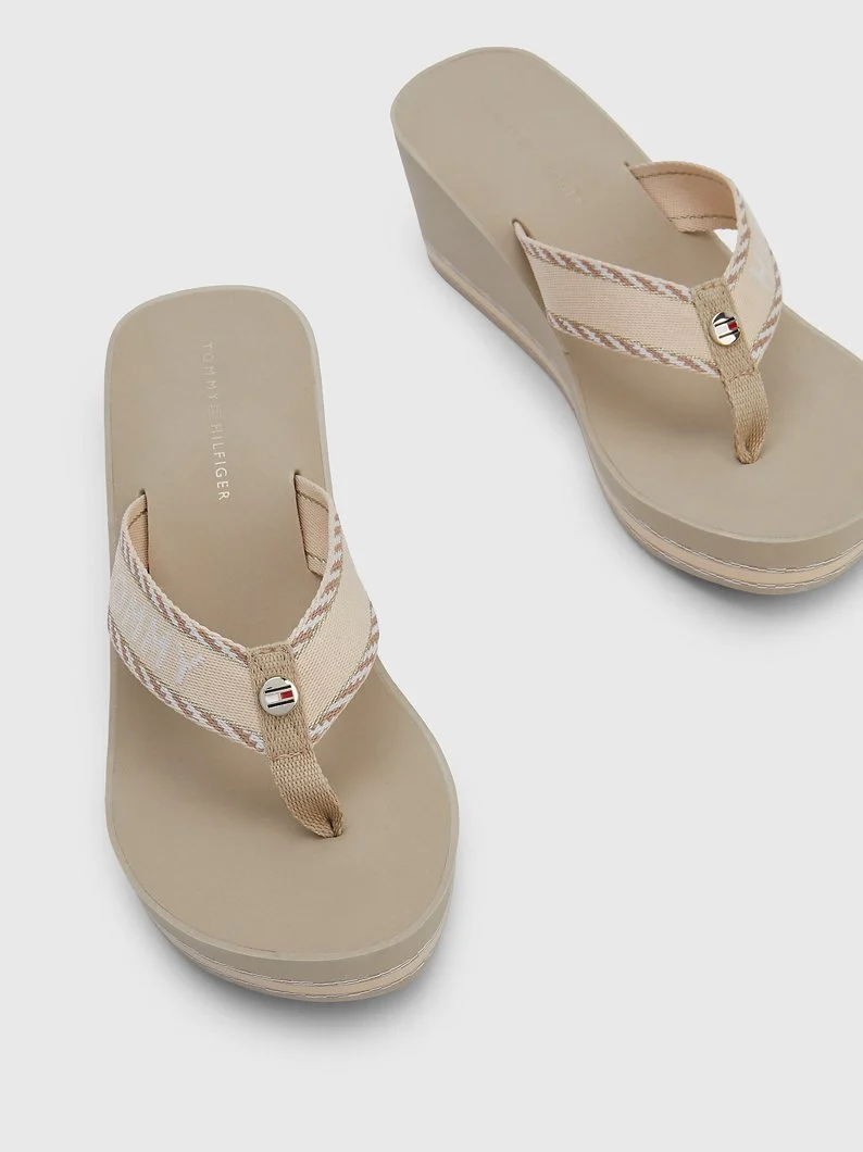 Șlapi crem Tommy Hilfiger pentru femei, model de vară